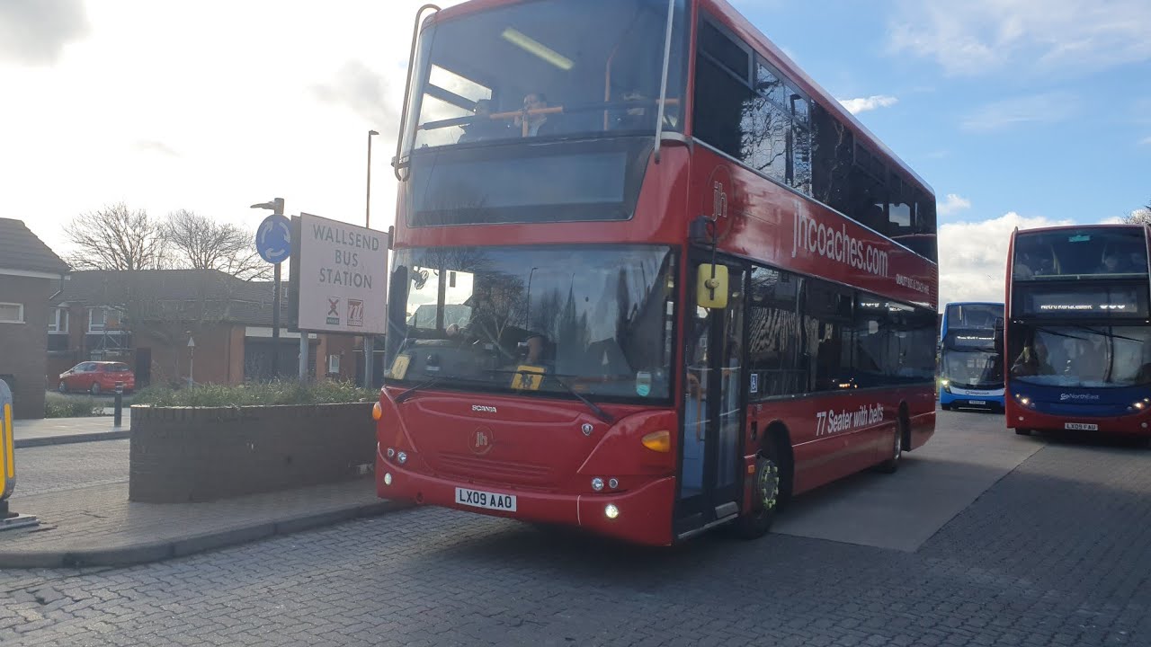 DRIVER TAKES THE WRONG WAY: LX09 AAO JH Coaches Scania Omnicity On The 900