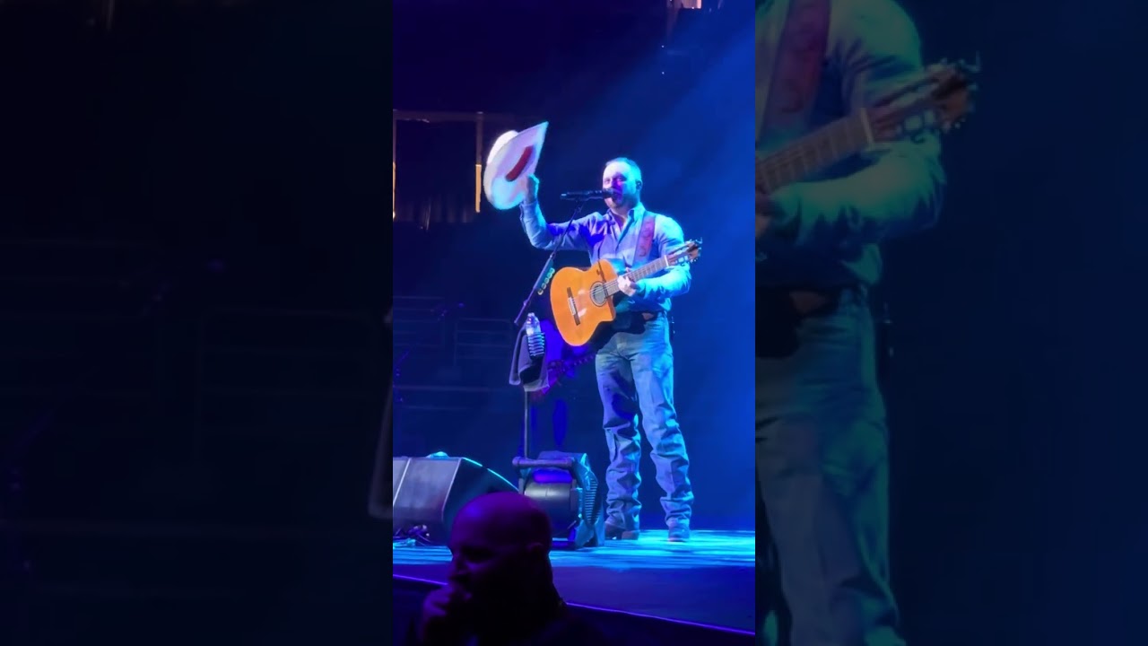 Cody Johnson - On my way to you - live Anaheim Ca
