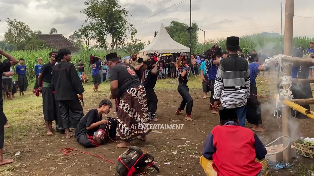 KALAPAN SATRIO DIPO JOYO FEAT RISWANDA 