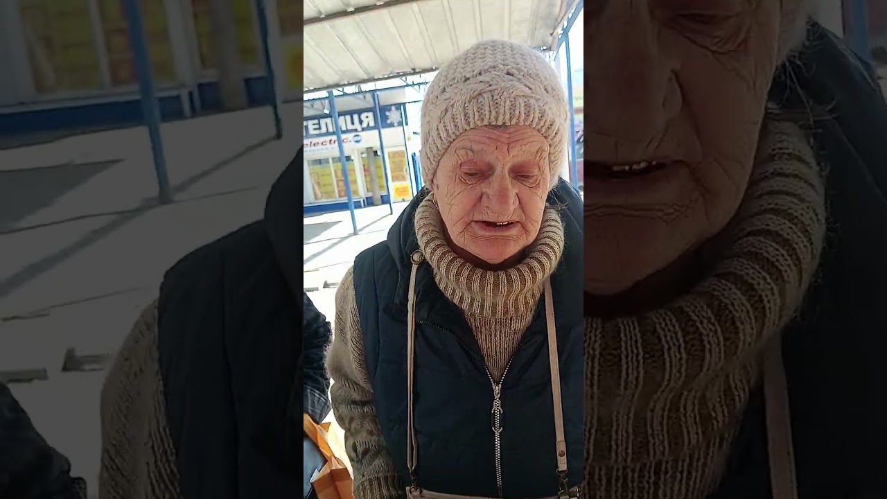 На работе:к нам пришла вышивальщица с вышивками!