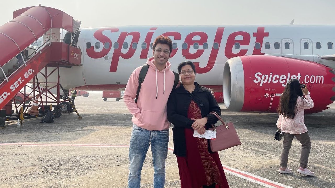 New Year এ মা কে Surprise দিলাম Aeroplane এ প্রথমবার চরিয়ে 😇 || Rohaan #vlog #maa #newyear #flight