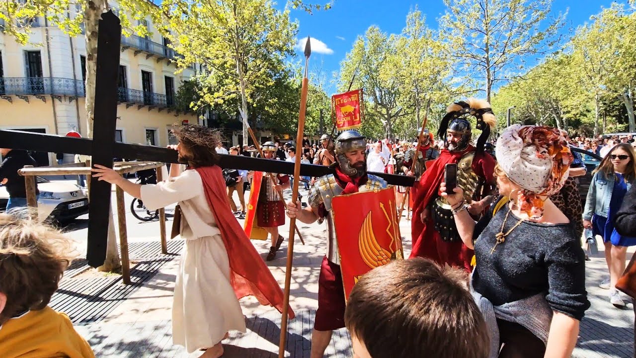 Vendredi Saint. Chemin de Croix à Draguignan.