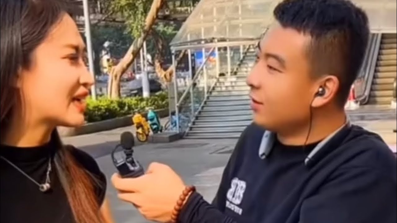 元帅户外搞笑与美女互动