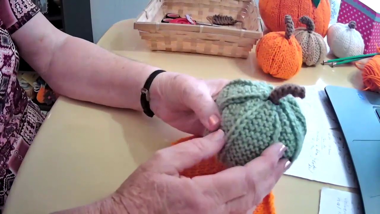 Calabaza tejida a dos agujas.