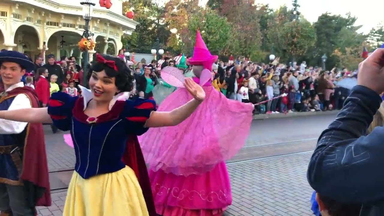 Disney Character Parade in Paris