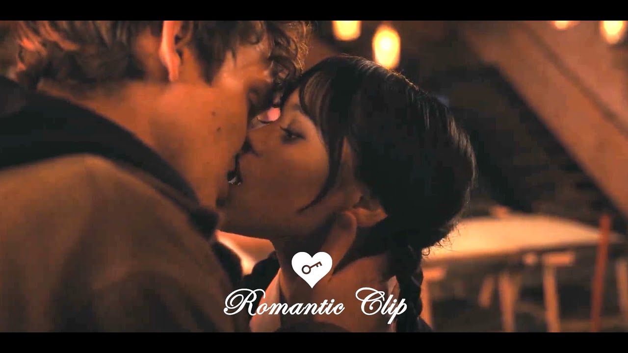 Wednesday - Kiss Scene - Wednesday and Tyler (Jenna Ortega and Hunter Doohan)