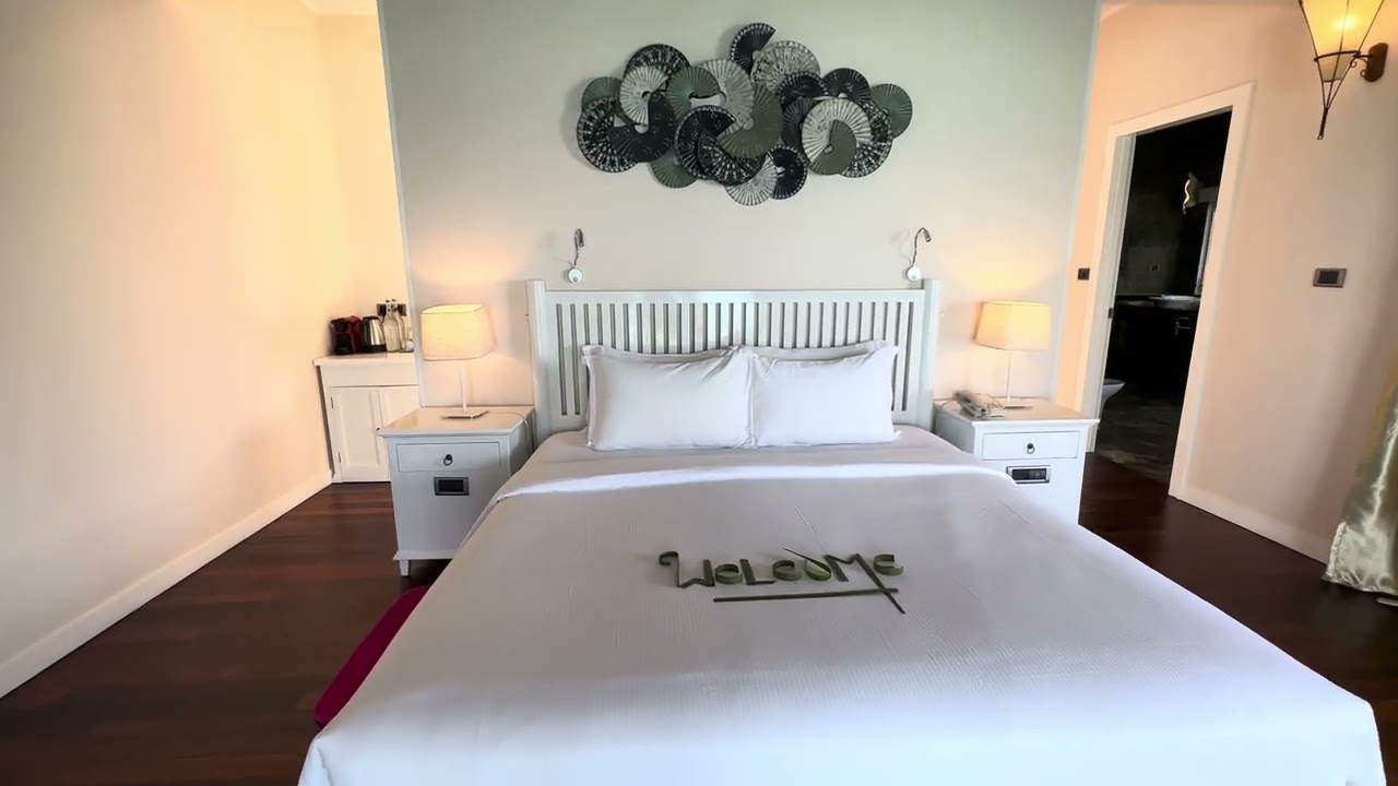 Reef Villa Room Tour  @  Sun Siyam Vilu Reef