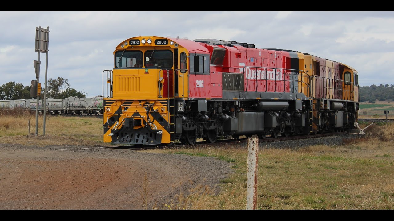04/06/23 2902 loaded ballast train between Toowoomba and blaxland