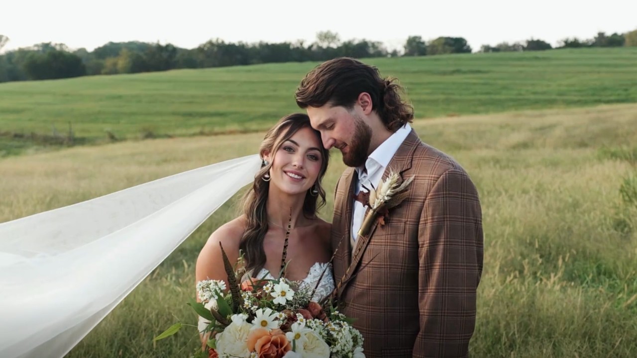 A Missouri Barn Wedding at The Daisy Farm | Mollie & Connor's Nashville Style Day