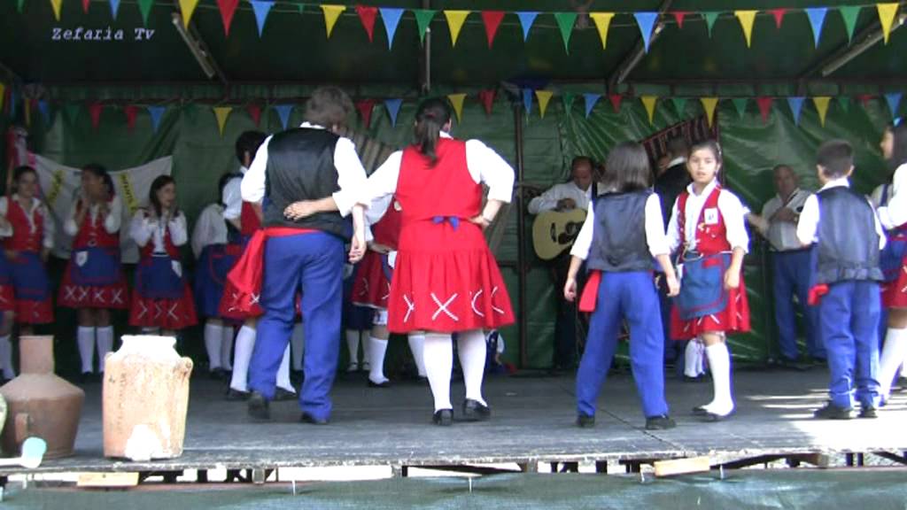 Rancho Folclorico Infantil e Juvenil da Brandoa, Amadora - 1ra parte - Gaeiras 2011