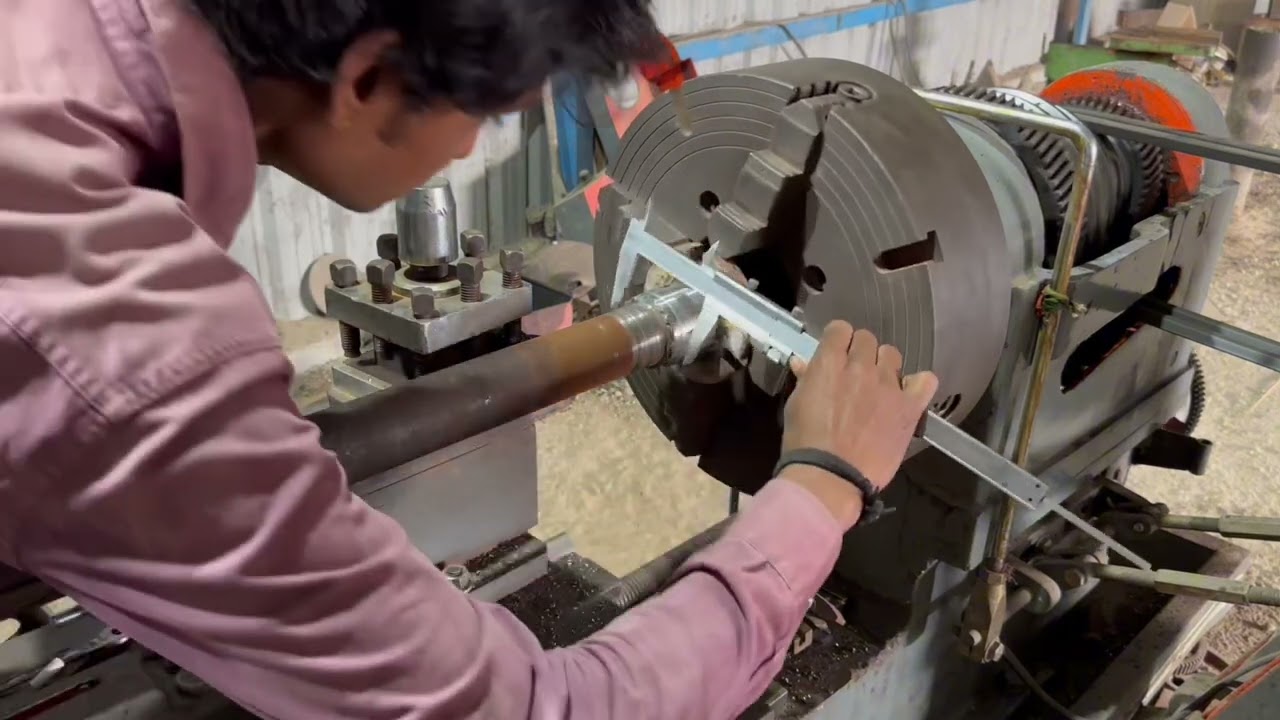 Liner housing ki saft repairing and machining 👍👍#viral #viralvideo #youtube #trending #video #1k ￼￼