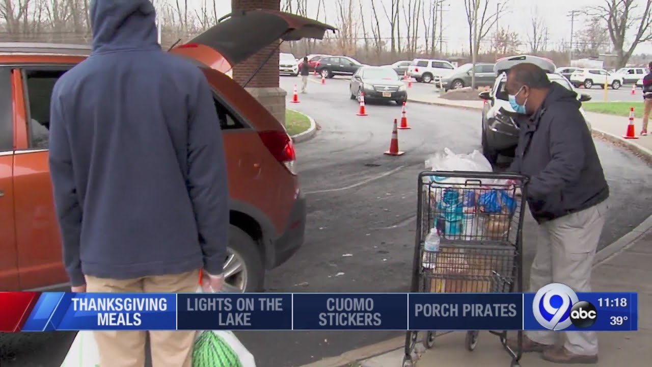 Living Word Church Thanksgiving food giveaway