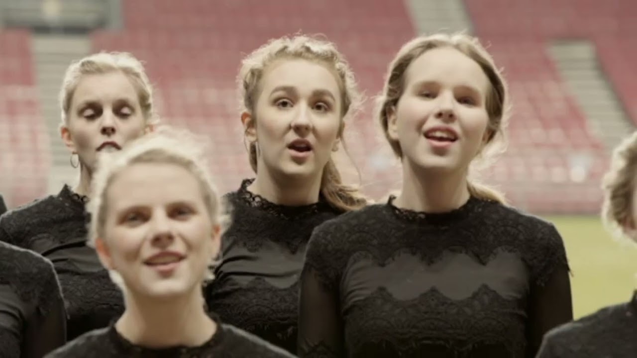 DR PigeKoret synger Superliga-sange