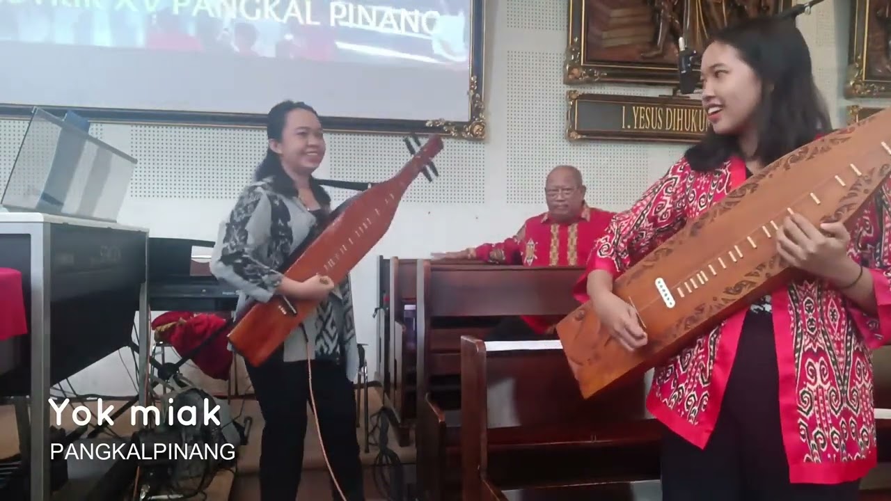 Perform sape' lagu-lagu daerah Indonesia