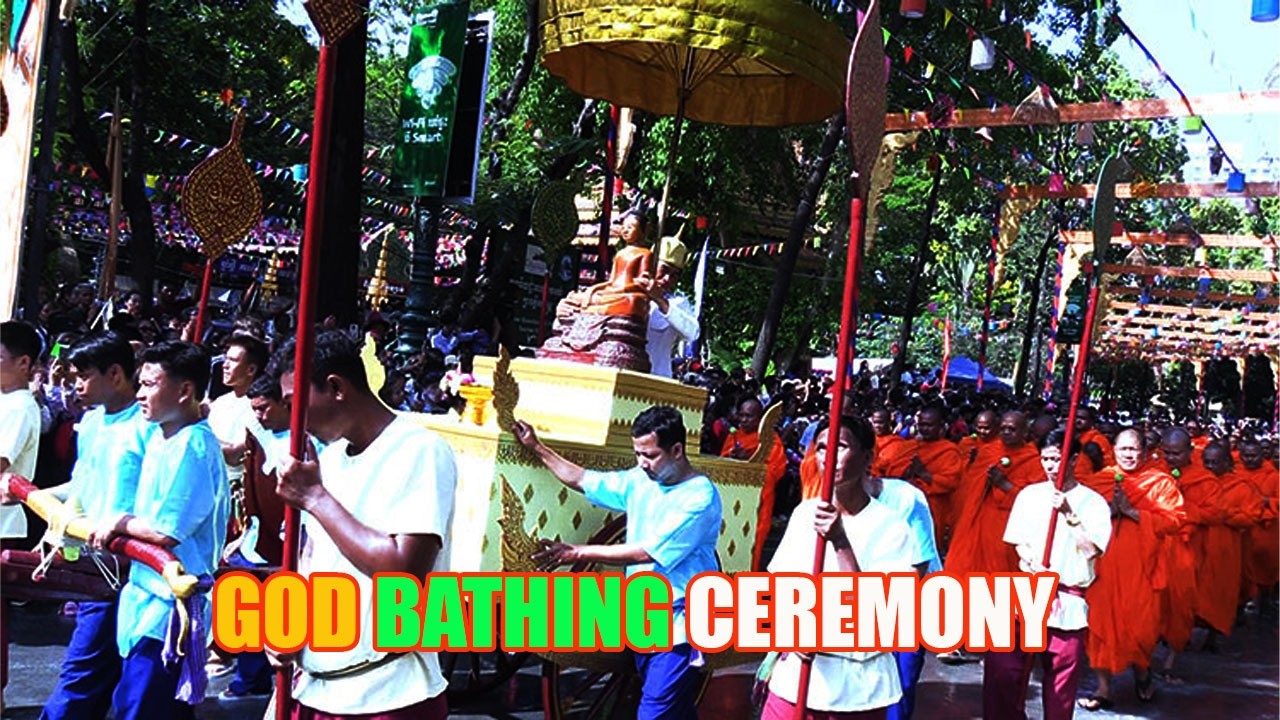 Monks and thousands gather for God bathing ceremony