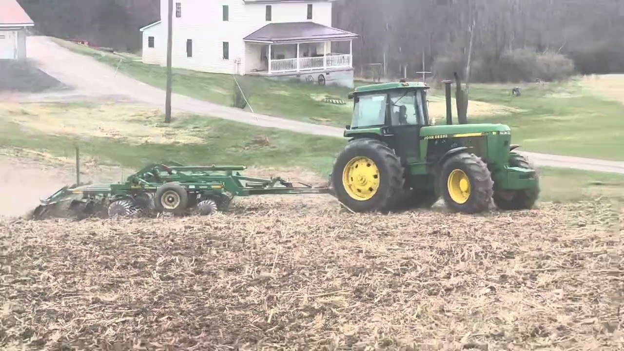 John Deere 4255 with a Great Plains Turbo