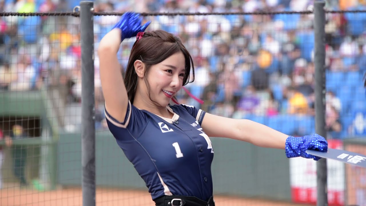R型震盪 苡萱  4K又要壞惹 伊萊克斯趴  巫苡萱 Rakuten Girls 樂天女孩 台湾 楽天 応援 チアリーダー 野球 ロッテ 20210418