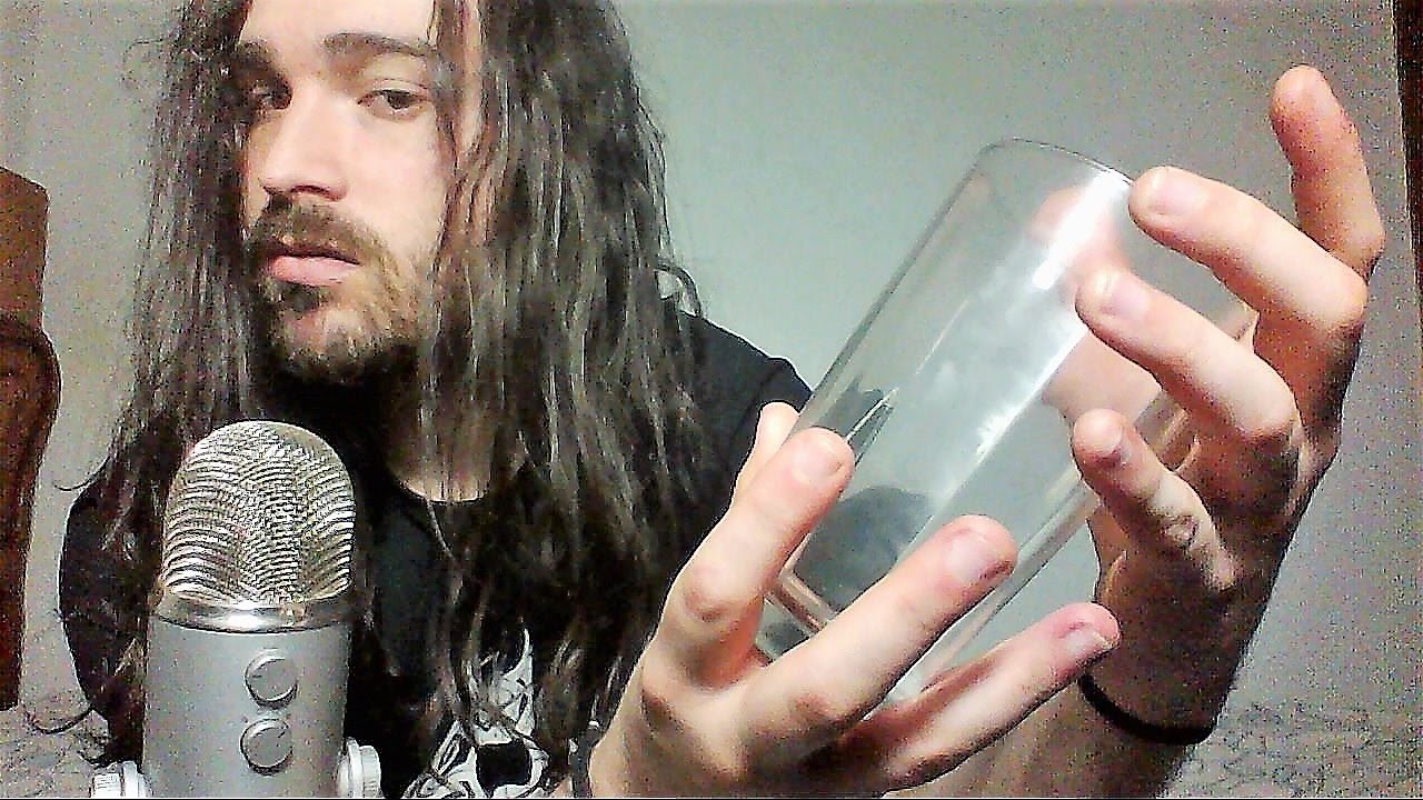 ASMR tapping para relajarte y sentir cosquillas - sonido de manos , vaso de cristal y bote de champú