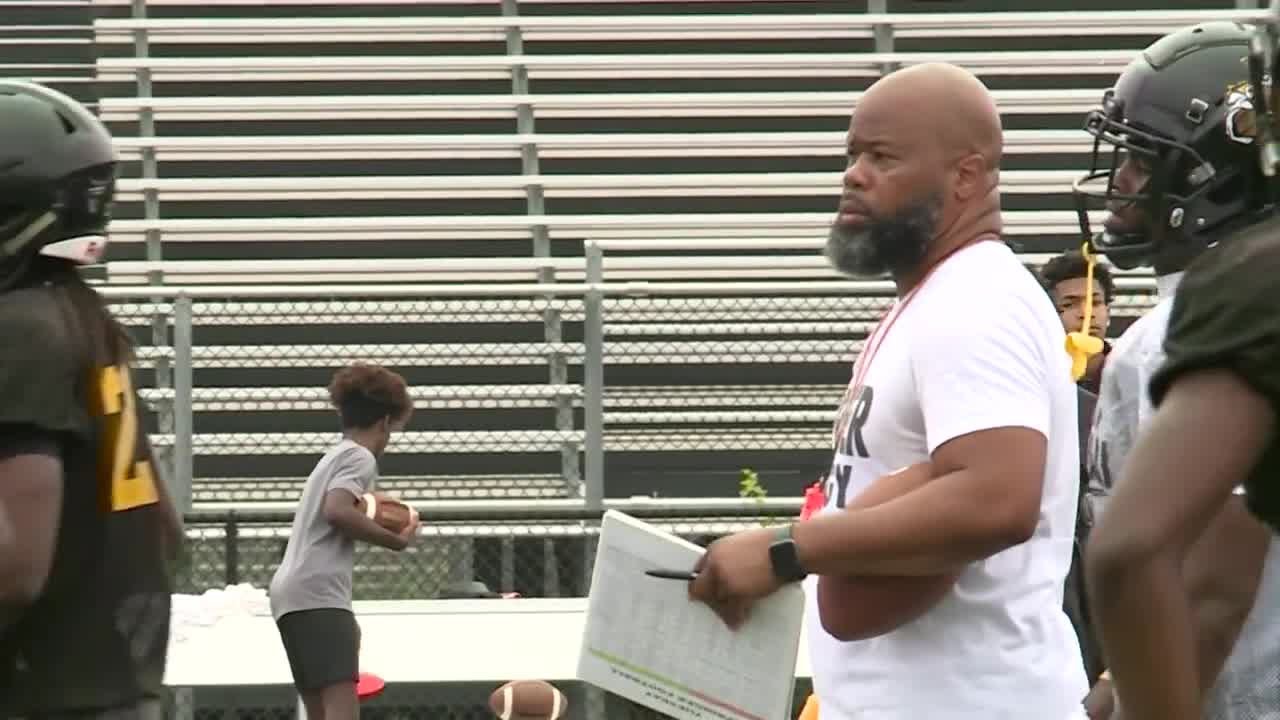 Highland Springs football rebuilds with experienced roster after rare regional title miss