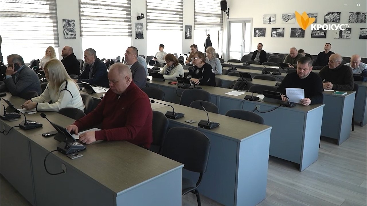Снігу багато, а асфальту мало