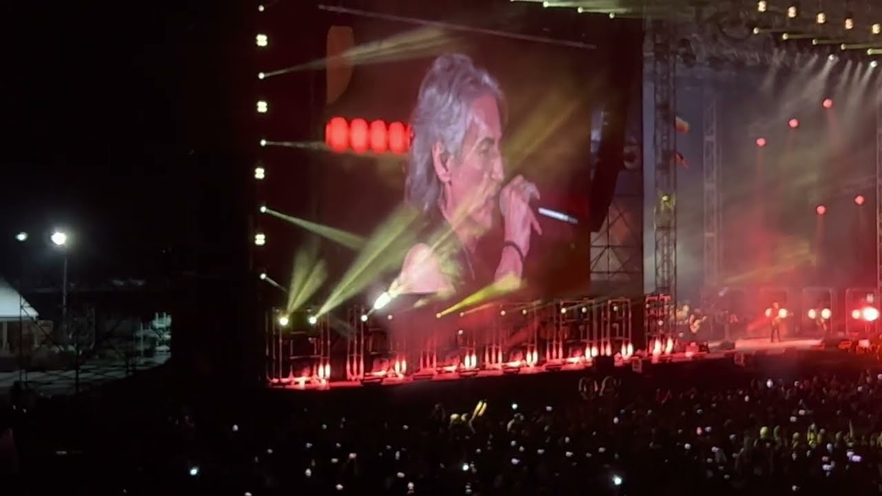 Ligabue - Campovolo 4 giugno 2022 - Certe notti (full song) - 4k