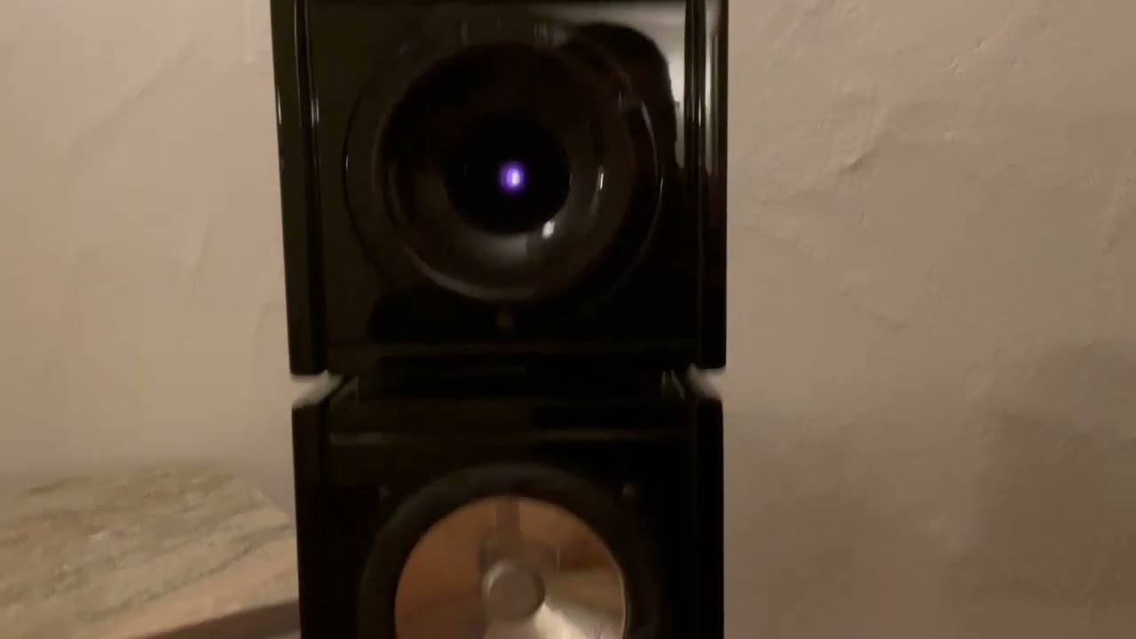 Highend Rarit&auml;t: Revelation mit Corona Plasma Hocht&ouml;ner