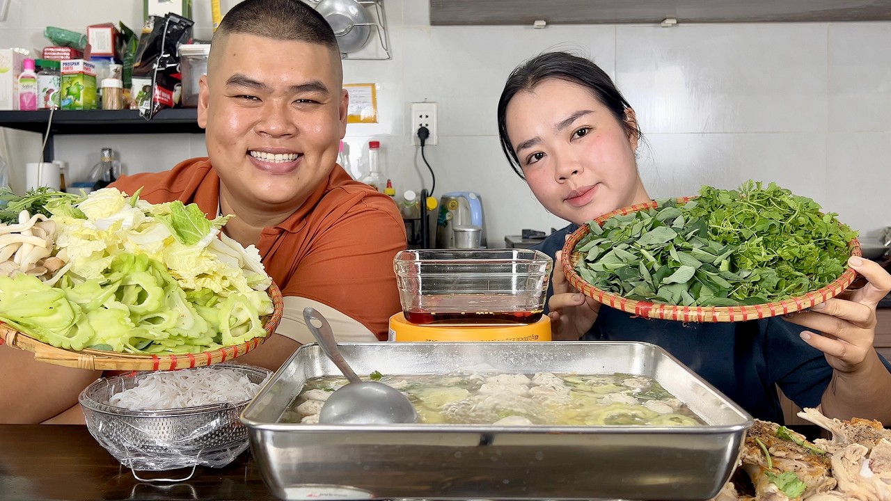 Không Thể Tưởng Tượng Ngày Nào Đó Lại Được Ăn Lẩu Khổ Qua Rừng Cá Thác Lác Sườn Chìa Ngon Tới Vậy
