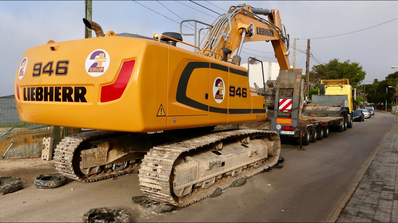 Liebherr 946, traslado a nueva excavación la Urbanización 