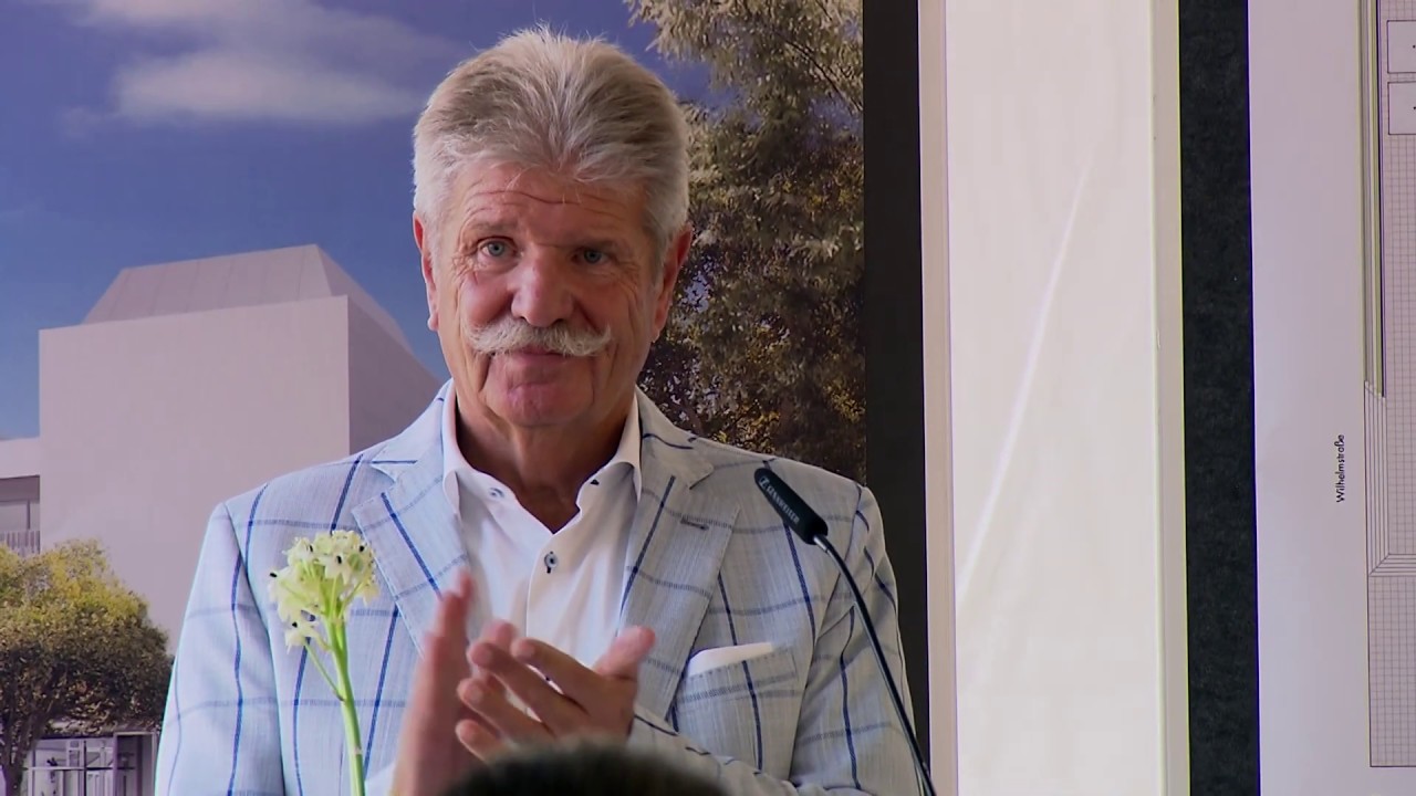 Museum Reinhard Ernst: Stifter Reinhard Ernst zum Baubeginn