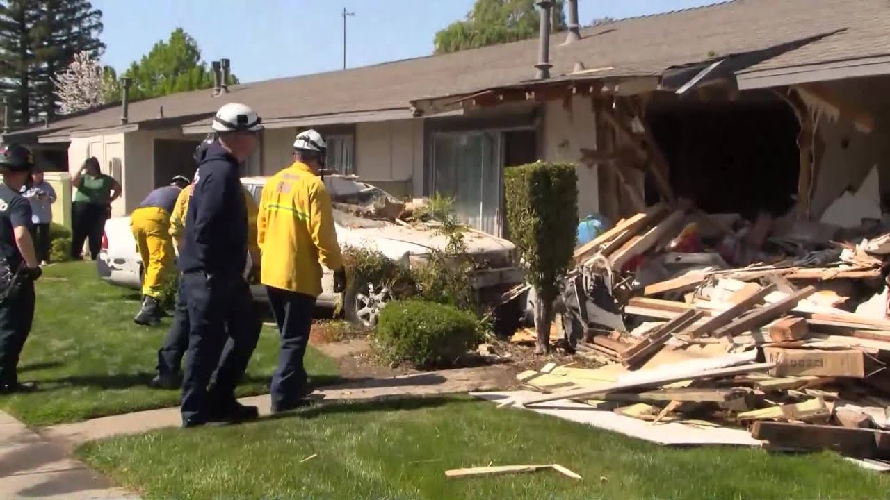 Neighbor describes moment car crashed into Fresno apartment