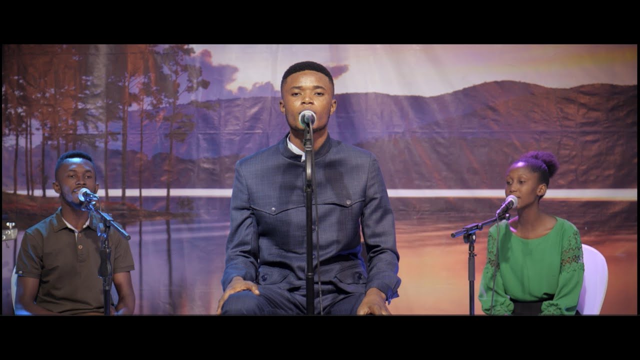 IL EST PUISSANT - Fr Israel PAMBANI