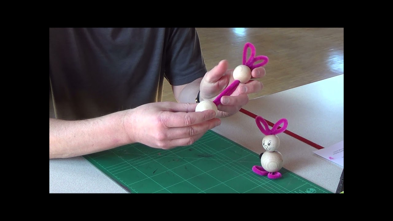 Osterhase aus Holzkugeln