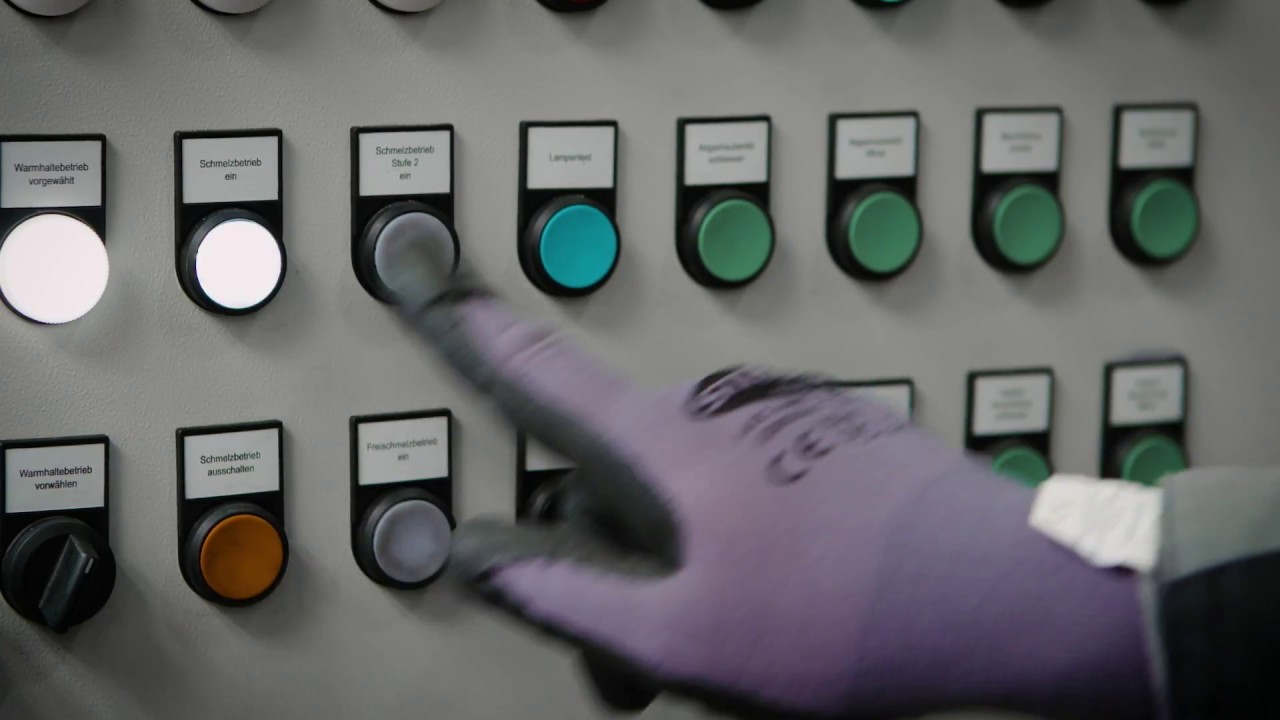 StrikoMelter&reg; - How to load the melting furnace?