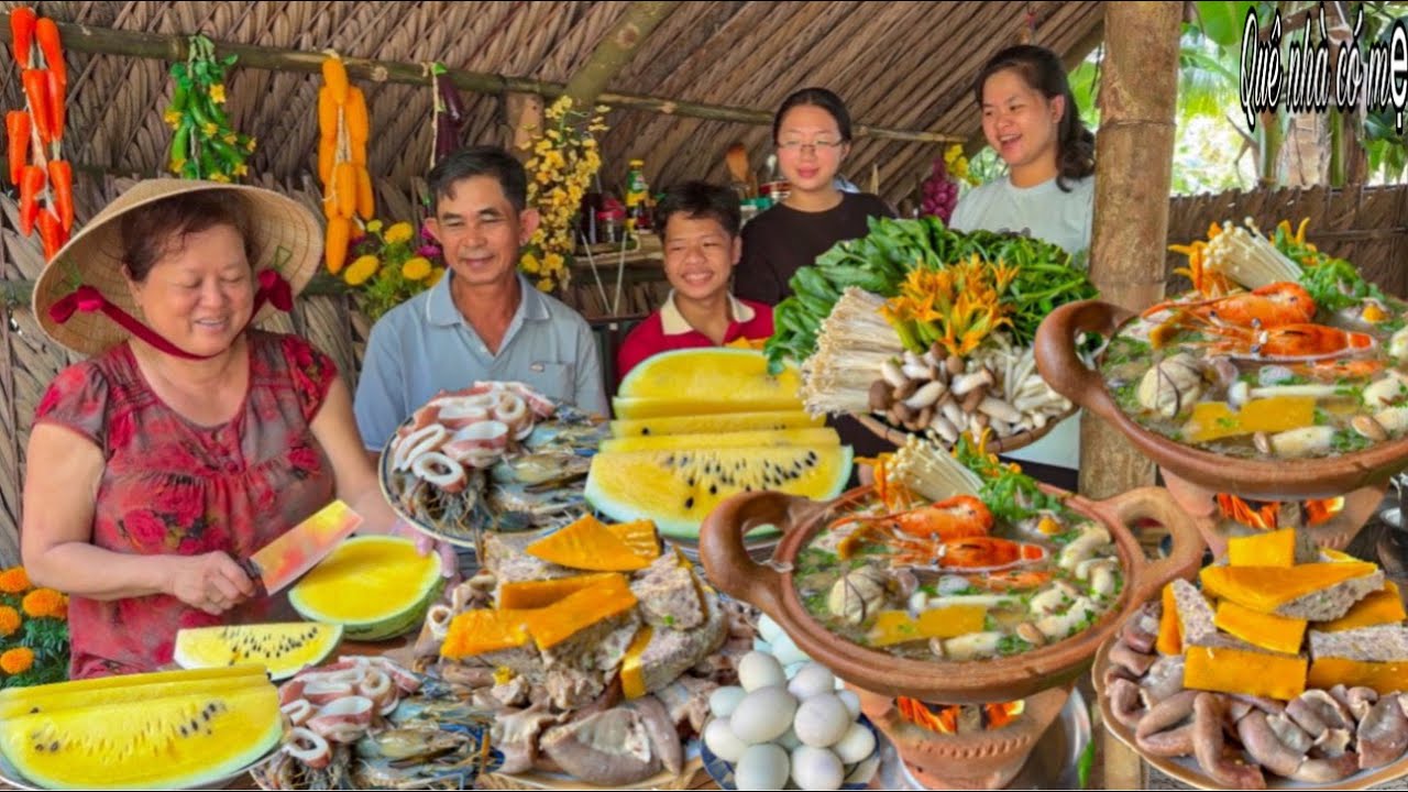 Lẩu Cua Đồng Hột Vịt Lộn, Bông Bí | Bữa Ăn Gia Đình Quê Ngày Tết ||