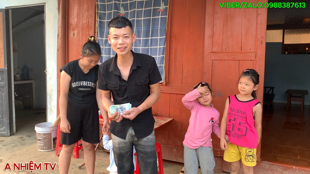 Hai Gù Xúc Động Nói Không Thành Lời Khi Nhận Được Món Quà Tết.