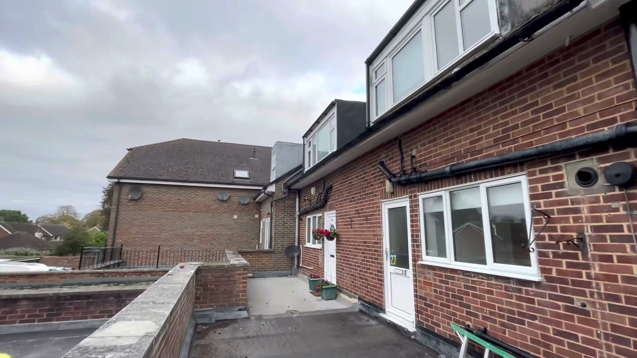 Bookham - 2 bedroom maisonette
