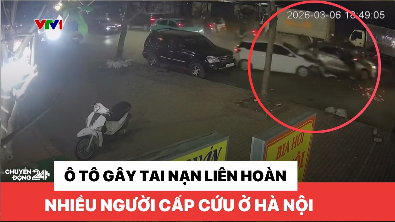 Ô tô con gây tai nạn liên hoàn, nhiều người cấp cứu ở Hà Nội