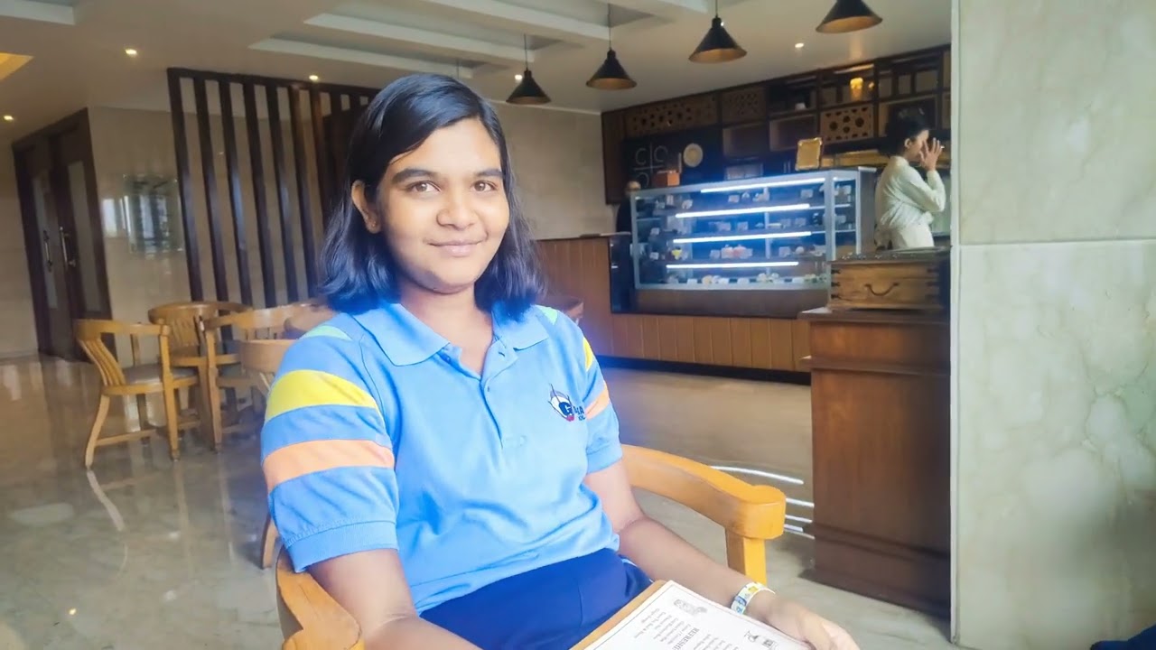 Whn the whole fam sees gastritis in every burp, but mom n daughter r just here for roasting them 🍿😂