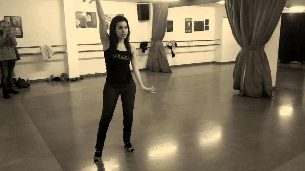 LADIES STYLE. TALLER DE SALSA