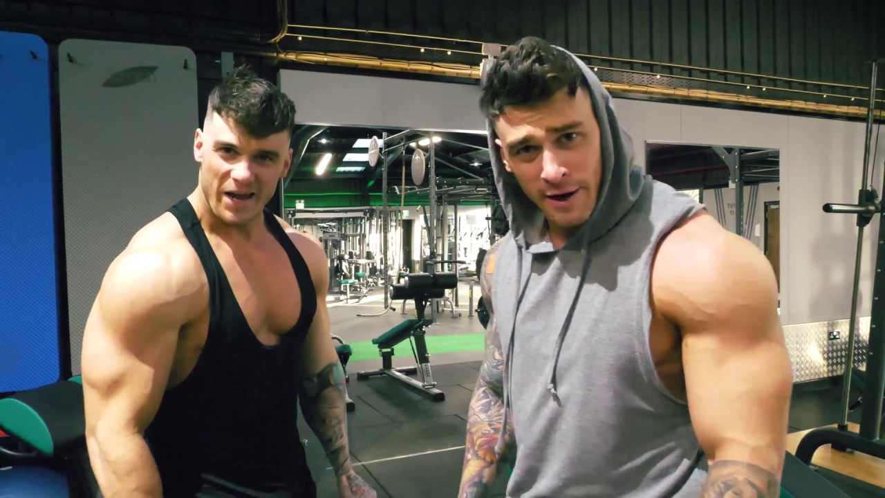 How to get BOULDER SHOULDERS