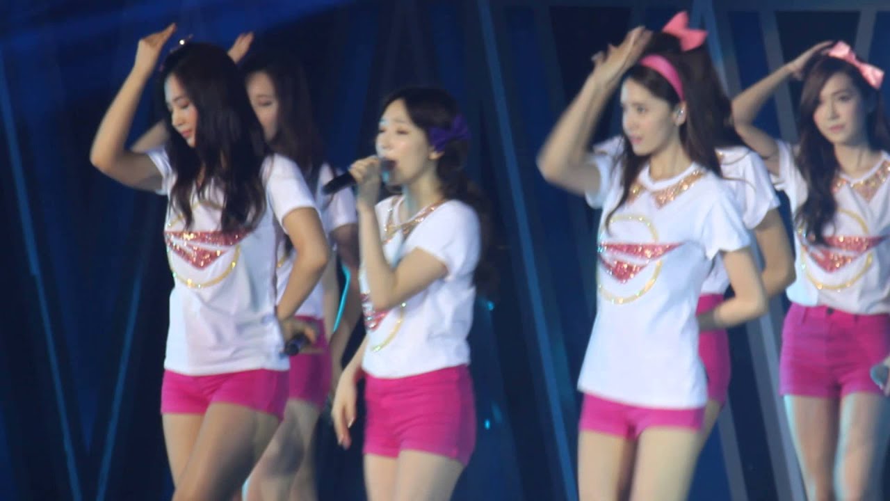 [Fancam] 131110 SNSD GG World Tour in Hong Kong - Into The New World