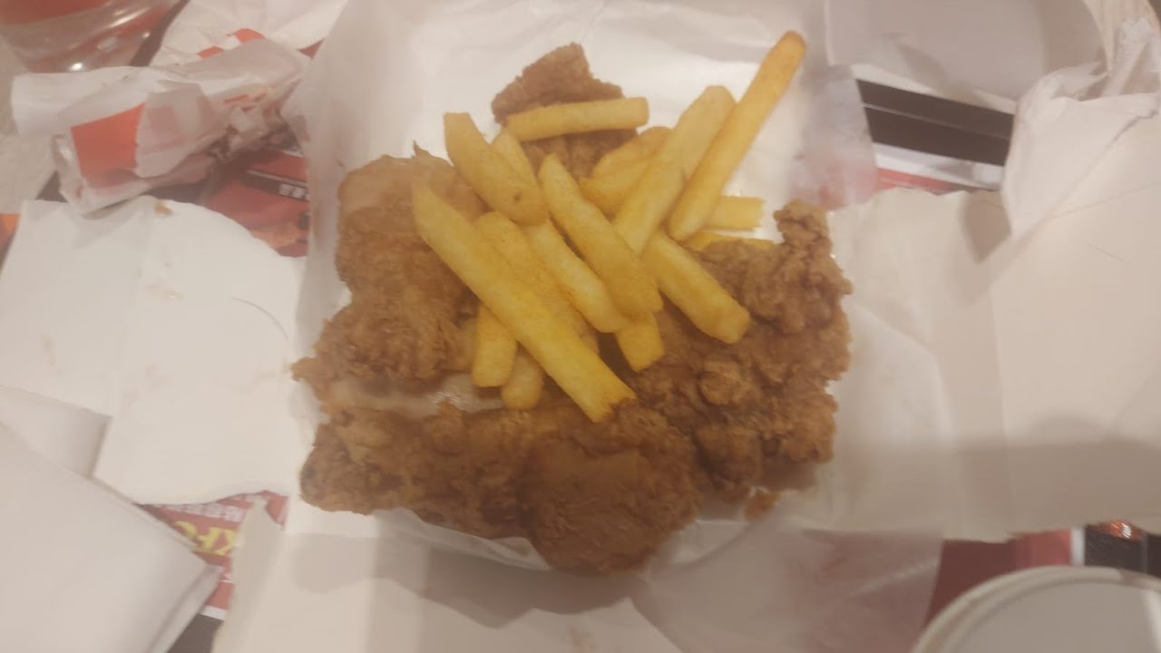 MAKAN KFC BERSAMA BUGURU DI SHAMSUIPO HONGKONG