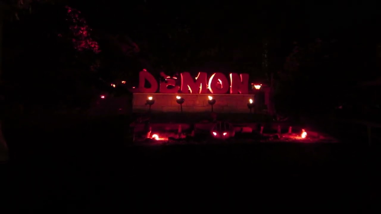 Demon Sign Six Flags