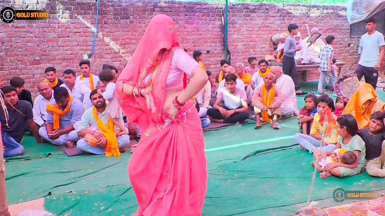 छोड़ गई मोह बिलखती झूटो करो मोहन ने प्यार👌डांस में कर दी मौज!!Malti Shastri Etawah