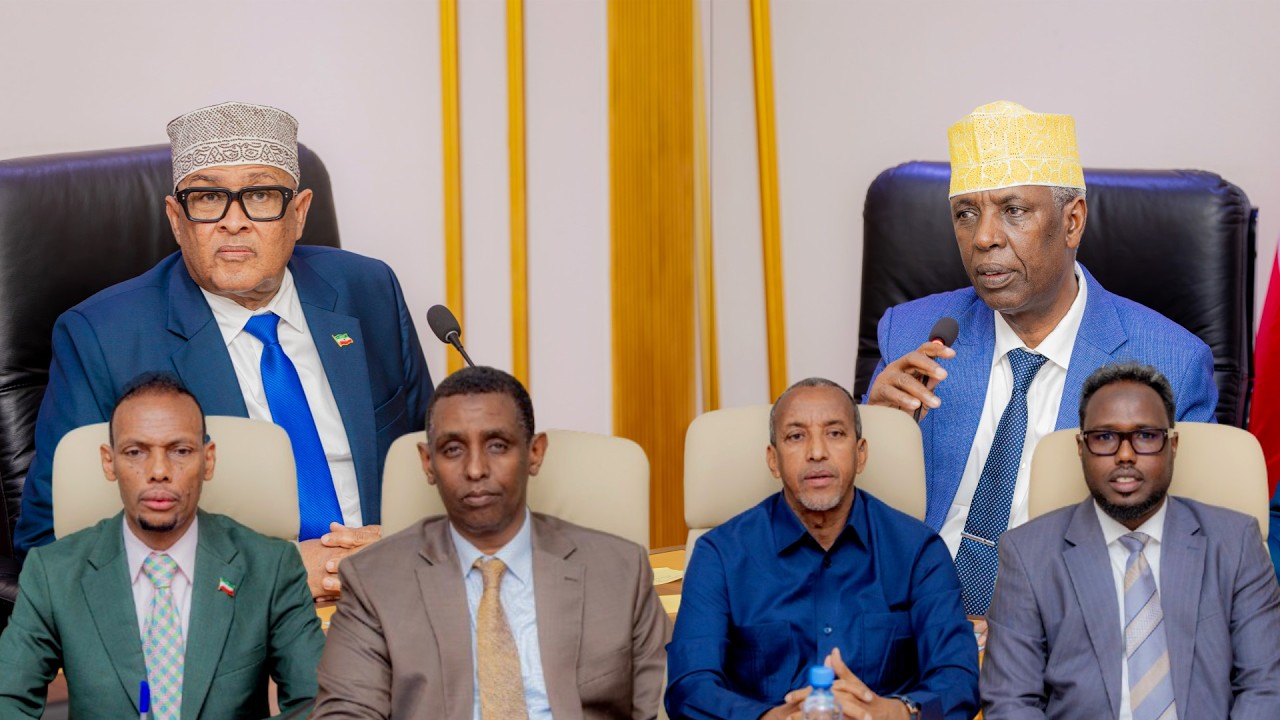 MADAXWEYNE CIRRO OO GOLIHIISA WASIIRADA UGA WARBIXIYEY SAFARKII UU KU TEGEY DALKA IMAARAADKA CARABTA