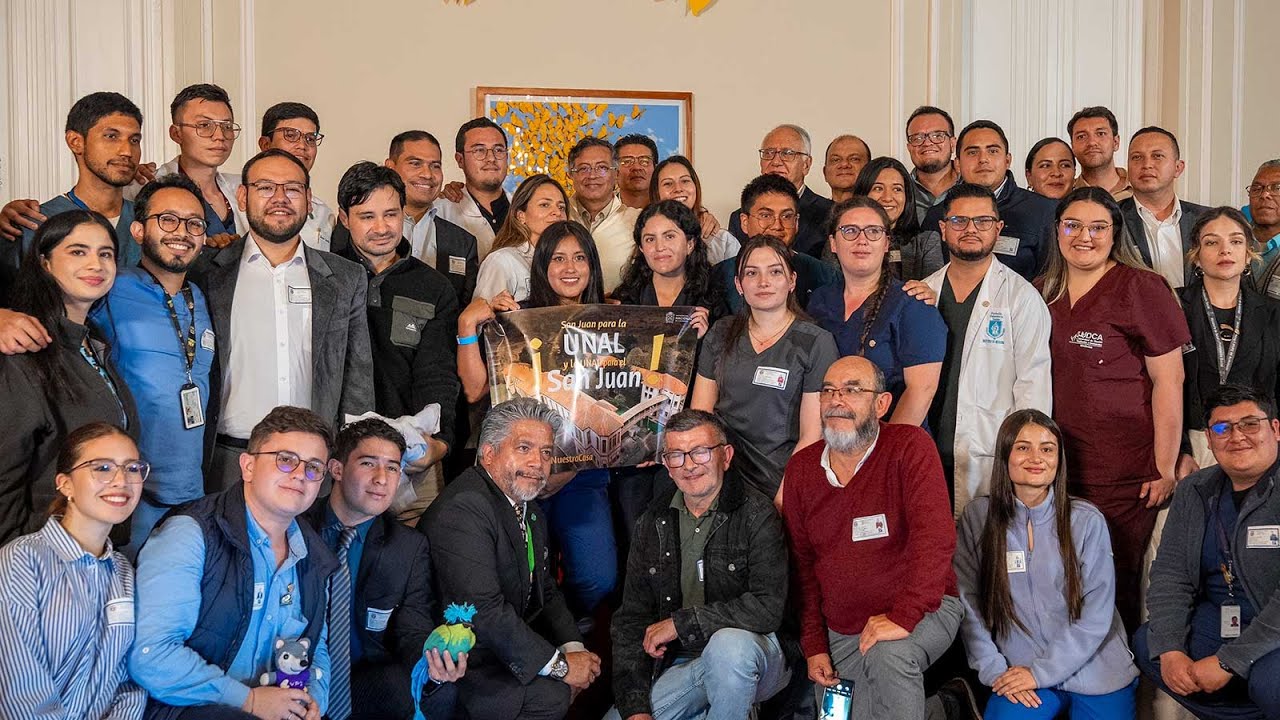 Presidente Petro durante el evento ‘Inicio de remuneración a internos de medicina en Colombia’