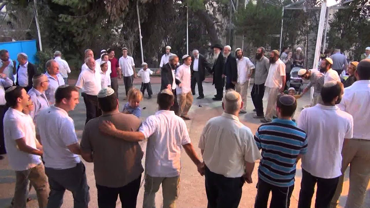 הכנסת ספר תורה לישיבת בית אורות לעילוי נשמת סבא הרב יעקב יהודה וסבתא מרים ז