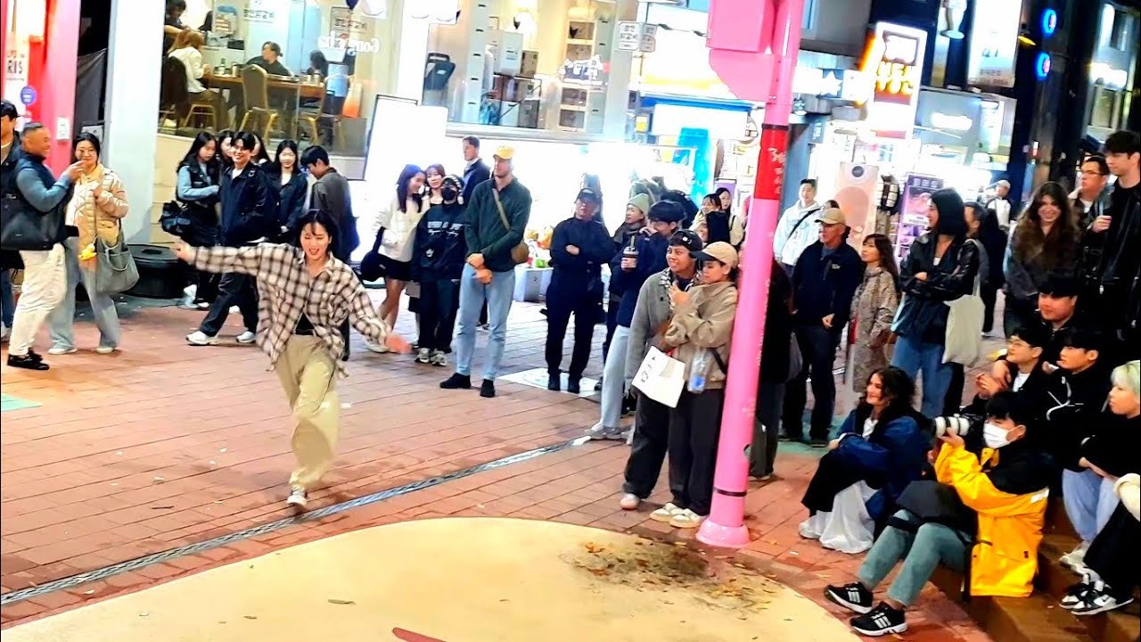 [STREET ARTIST] YU KAGAWA, JAPANESE ARTIST. INTERACTIVE HONGDAE BUSKING. 241023.
