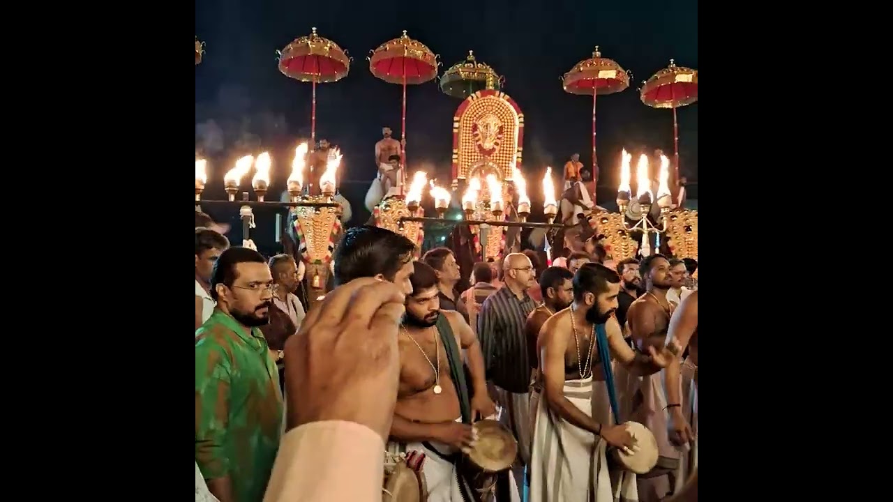 പാറമേക്കാവ് ക്ഷേത്രത്തിൽ ആറാട്ട്  കഴിഞ്ഞ രാത്രി പൂരം