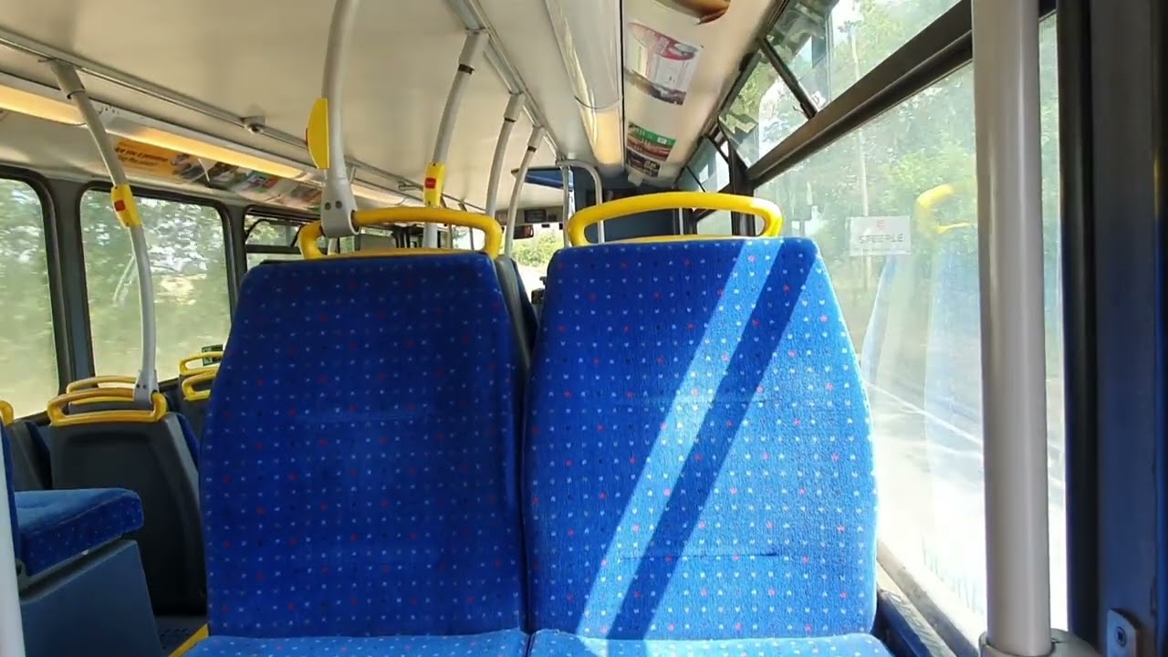 Route D2: Go Ahead, Hedingham: 818 (YN06JYC) Scania N94UD/ East Lancs. OmniDekka